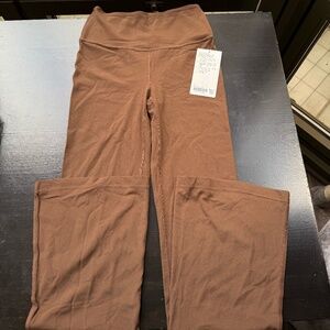 Lululemon Groove Nulu SHR Flare Pants Size 6 Java Lululemon Flared Pants NWT